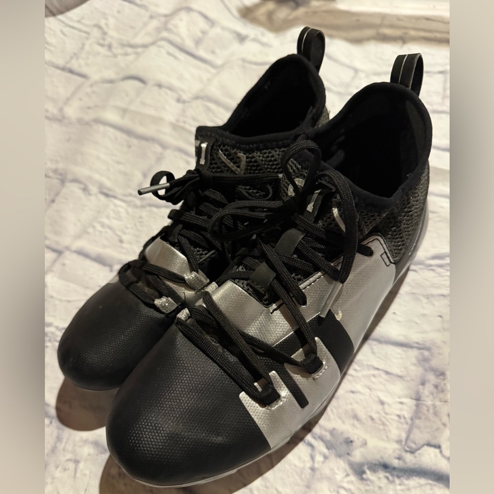 Under Armour Black and Gray Cleats - Picture 4 of 4